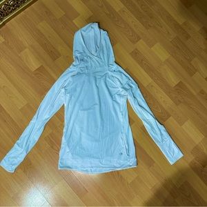 GAP - WHITE LONG SLEEVE GYM SHIRT